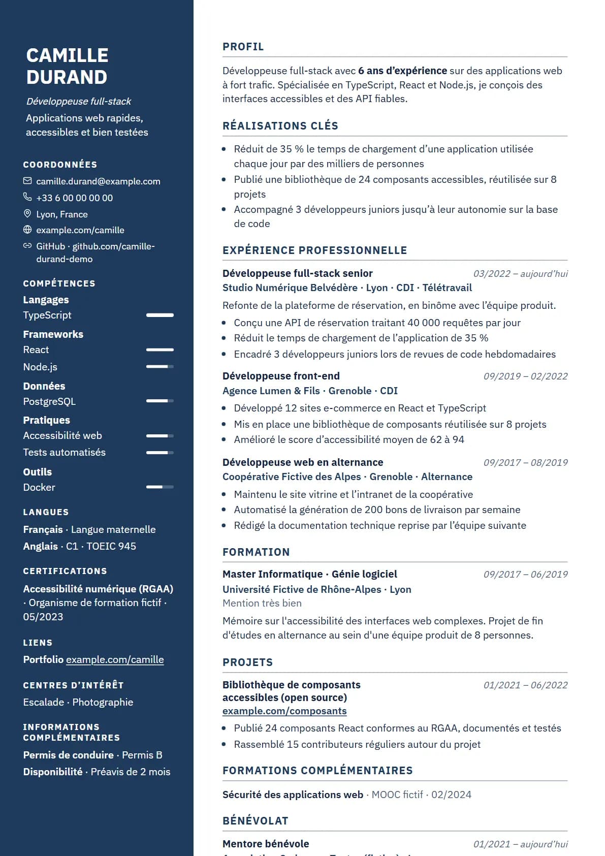 Aperçu du modèle de CV Portrait marine, rendu avec un CV de démonstration